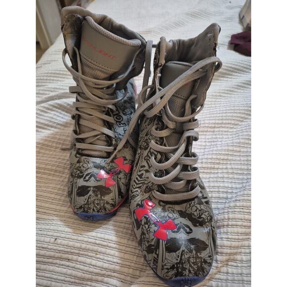 Under Armour Superman Highlight Football Cleats 4.5Y EUC - Picture 2 of 8